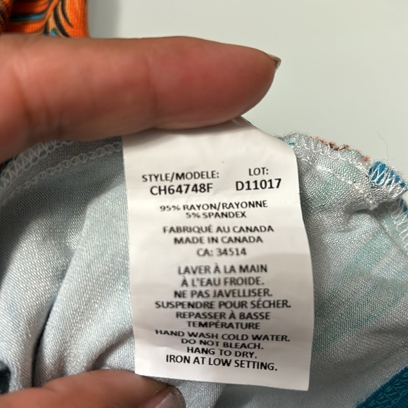 Melanie Lynn knit printed top size Medium - Picture 4 of 4